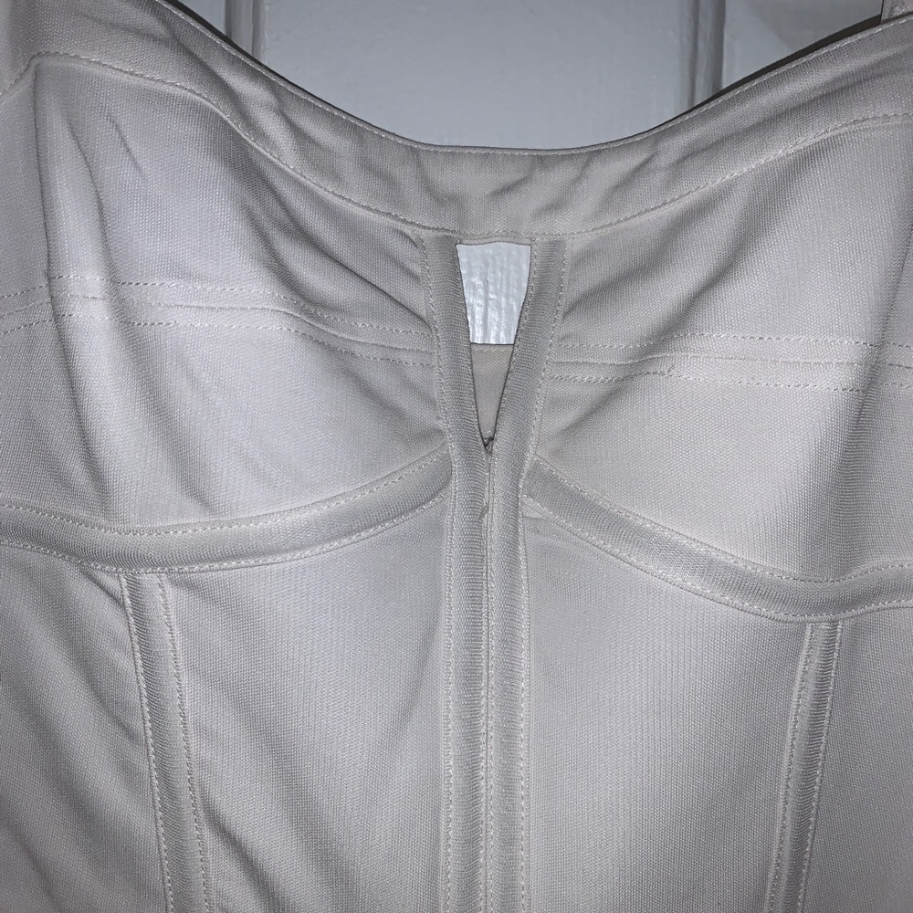 Bebe Keyhole Dress - Picture 5 of 10